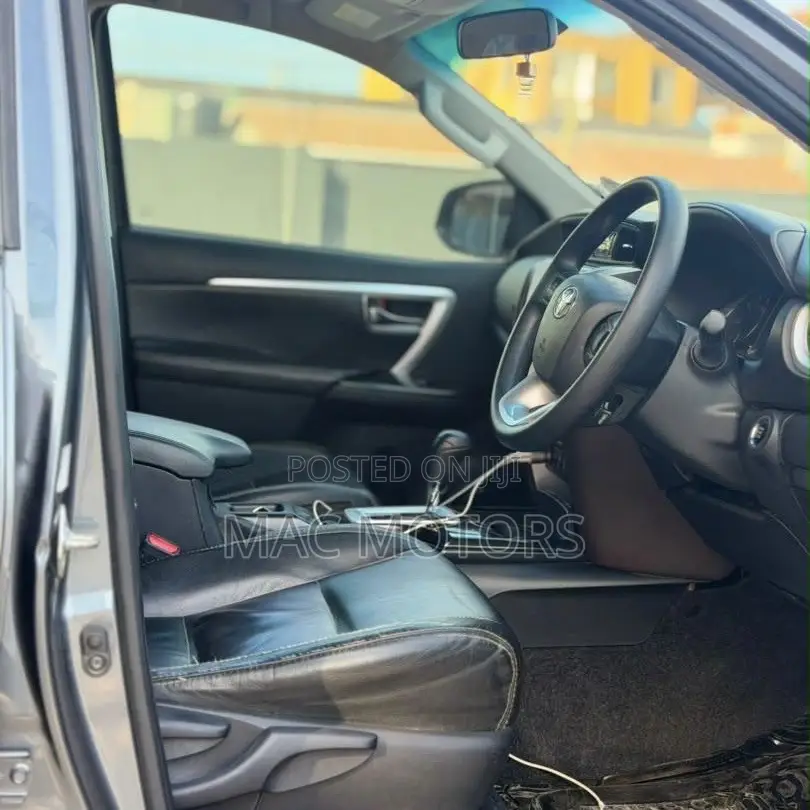 Toyota Fortuner 2.4 D AWD 2018 Gray