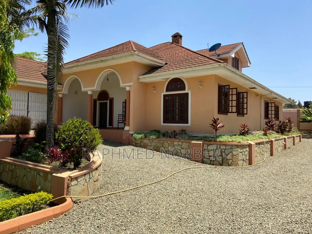 5bdrm House in Tanzania Realestates, Njiro for sale