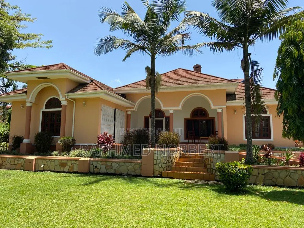 5bdrm House in Tanzania Realestates, Njiro for sale