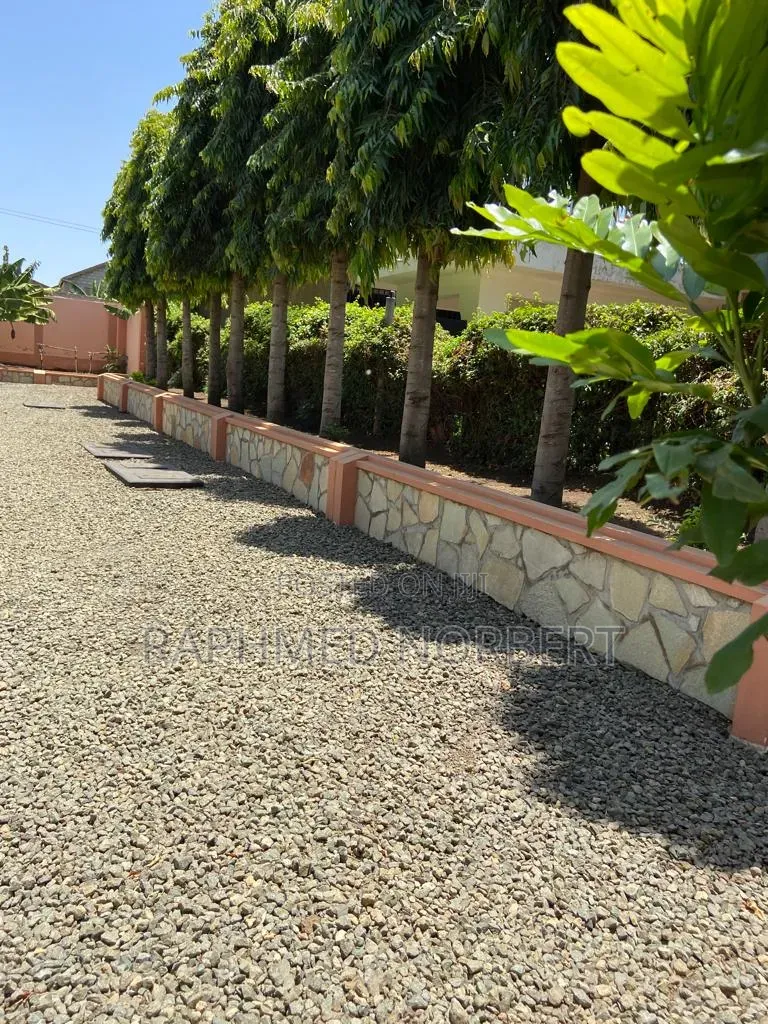 5bdrm House in Tanzania Realestates, Njiro for sale
