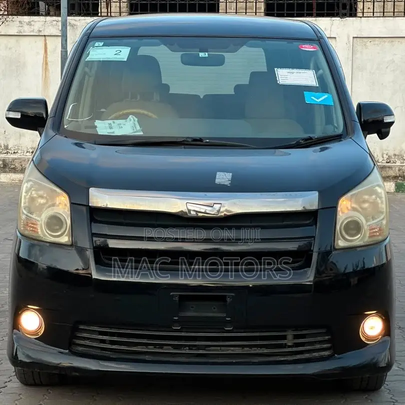 Toyota Noah 2009 Black