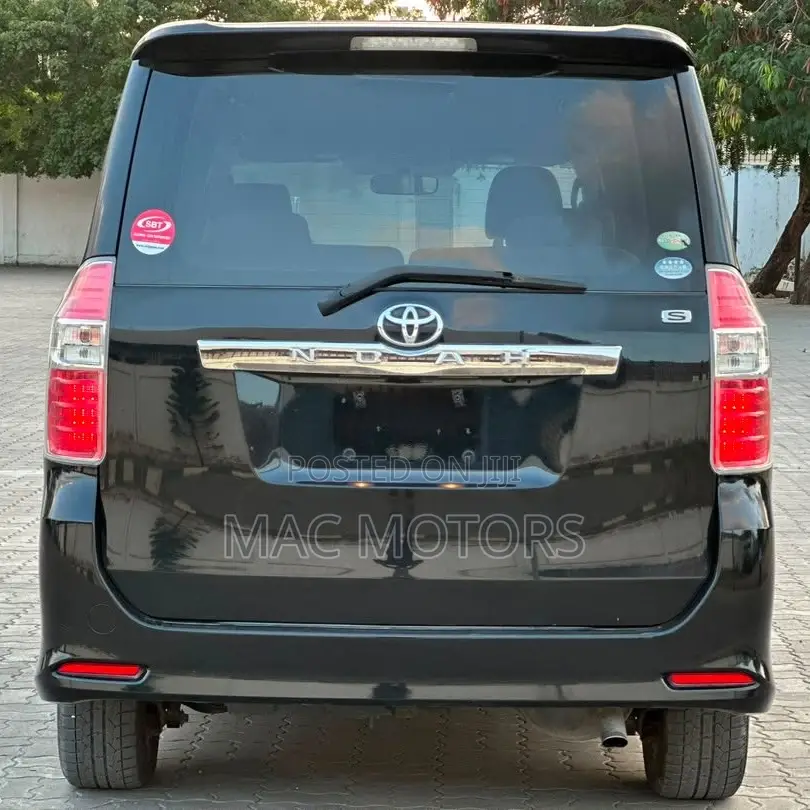 Toyota Noah 2009 Black