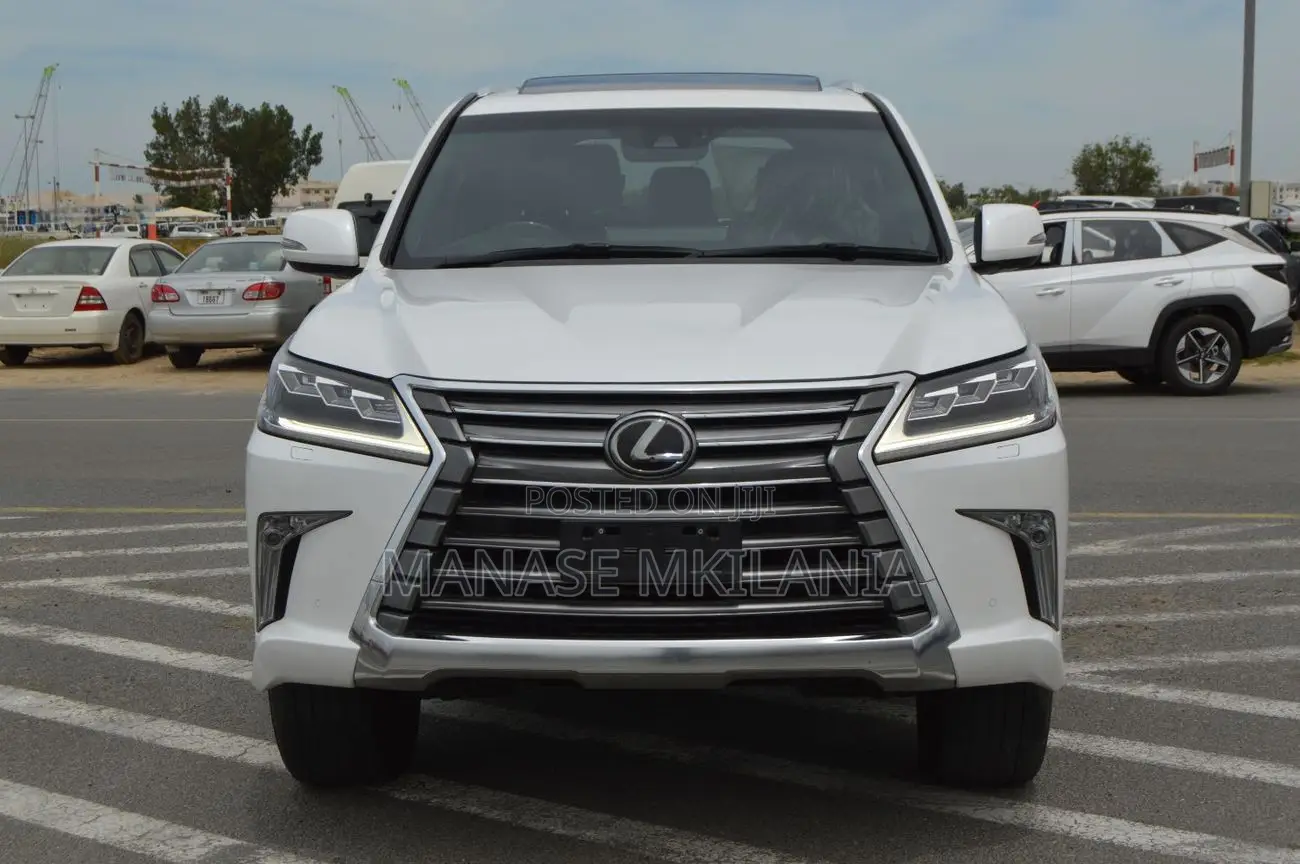 Lexus LX 570 (5 seats) AWD 2019 White