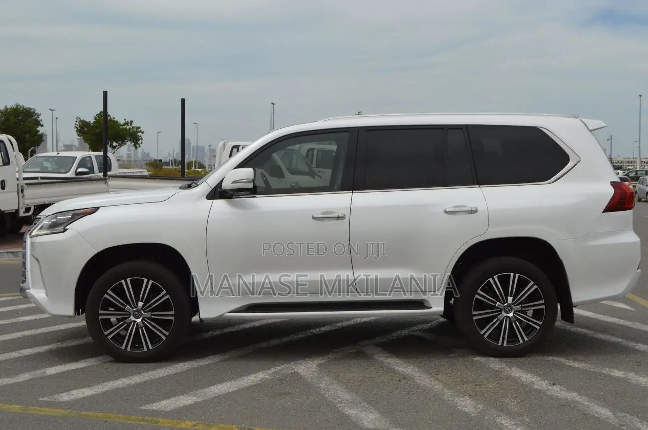 Lexus LX 570 (5 seats) AWD 2019 White