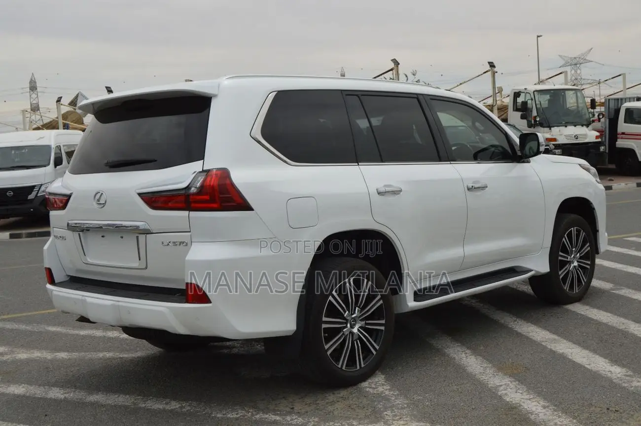Lexus LX 570 (5 seats) AWD 2019 White