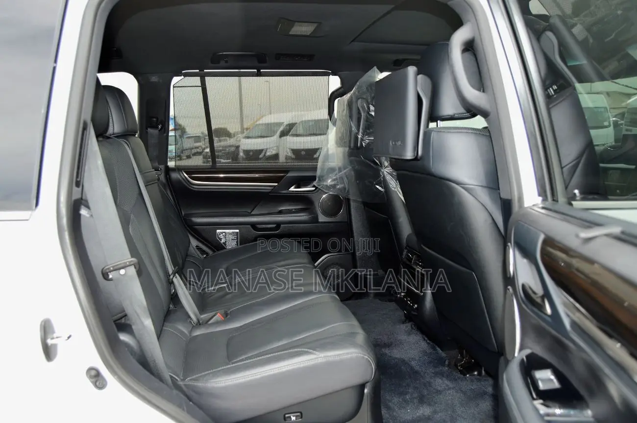 Lexus LX 570 (5 seats) AWD 2019 White