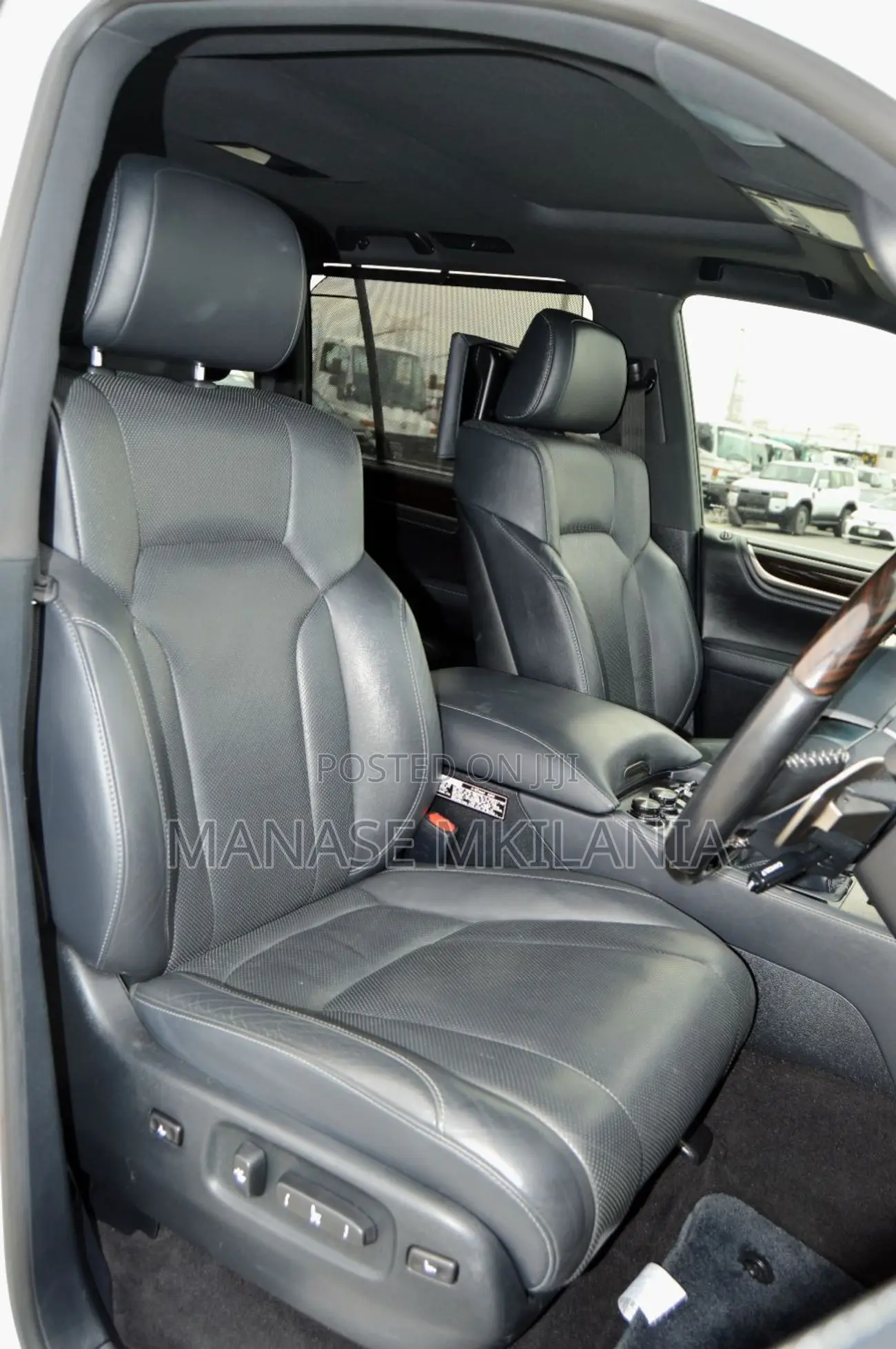 Lexus LX 570 (5 seats) AWD 2019 White
