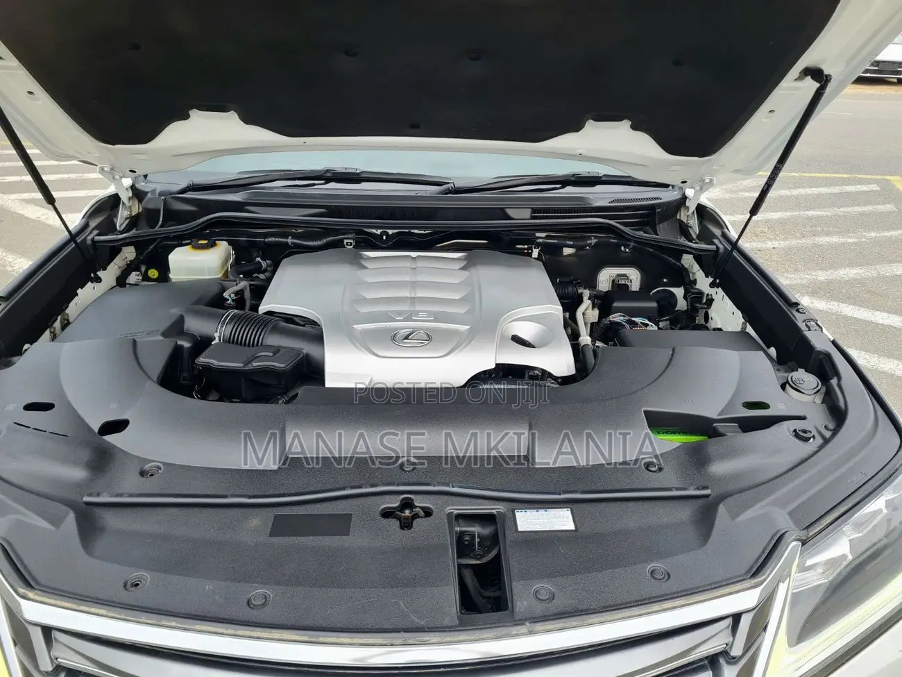 Lexus LX 570 (5 seats) AWD 2019 White
