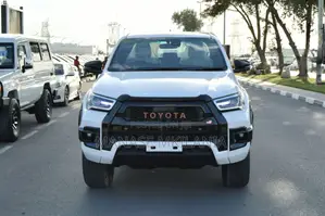 Toyota Hilux 2023 White