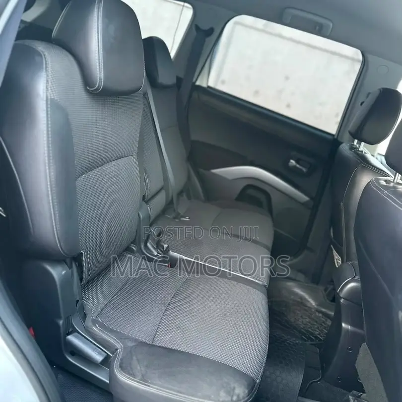 Mitsubishi Outlander 2012 White
