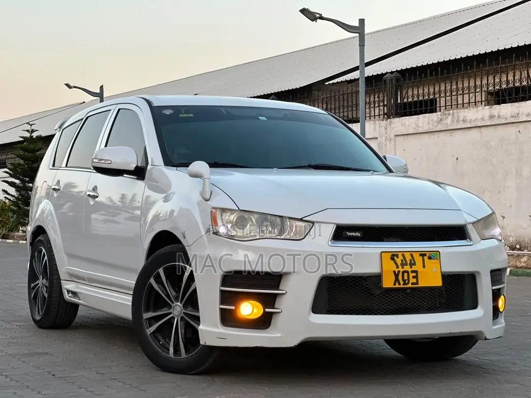 Mitsubishi Outlander 2012 White