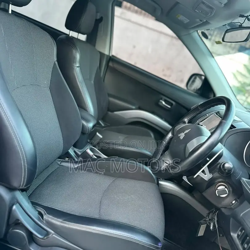 Mitsubishi Outlander 2012 White