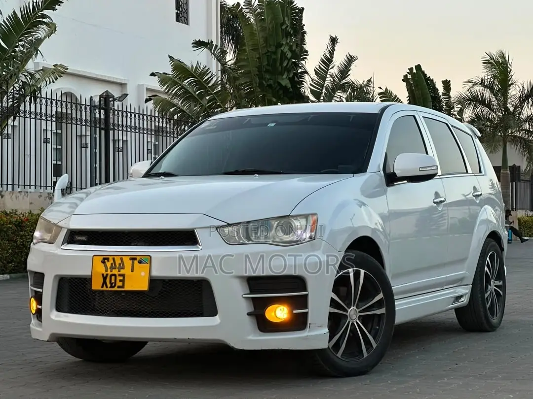 Mitsubishi Outlander 2012 White