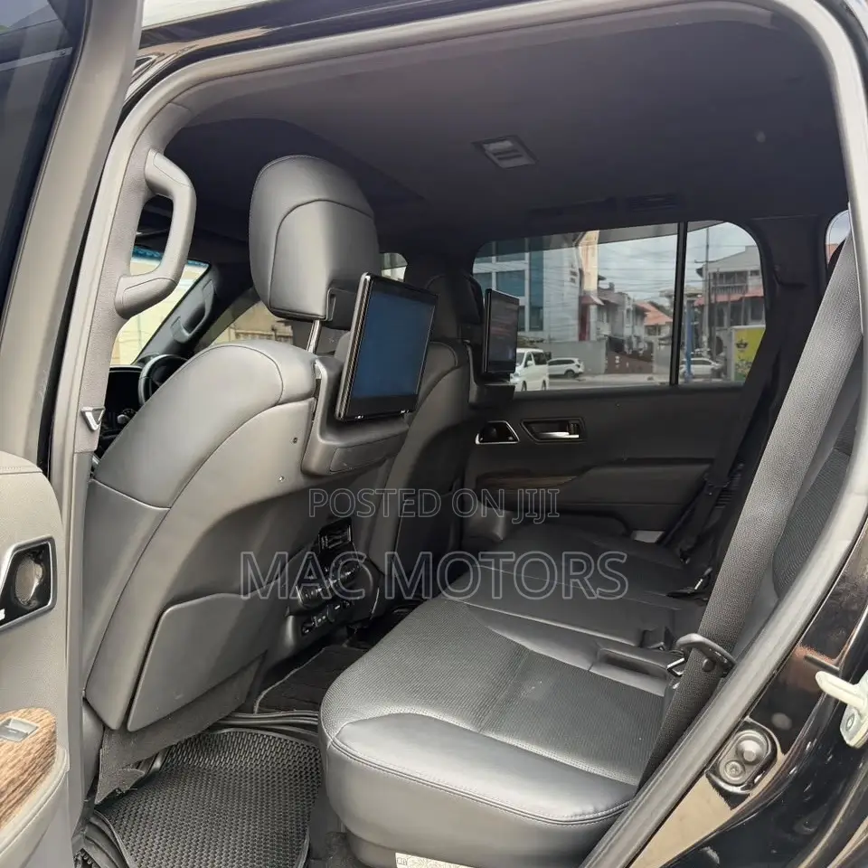 Toyota Land Cruiser 2023 Black