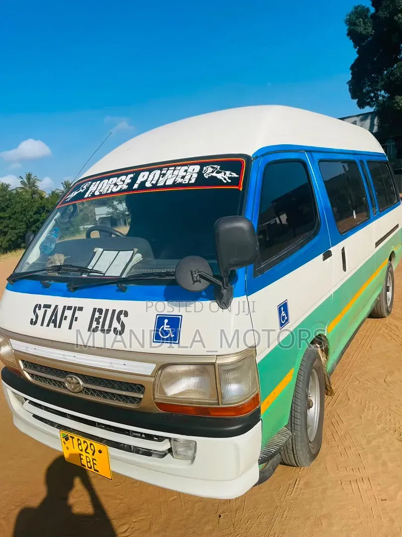 Toyota HiAce 2002 White