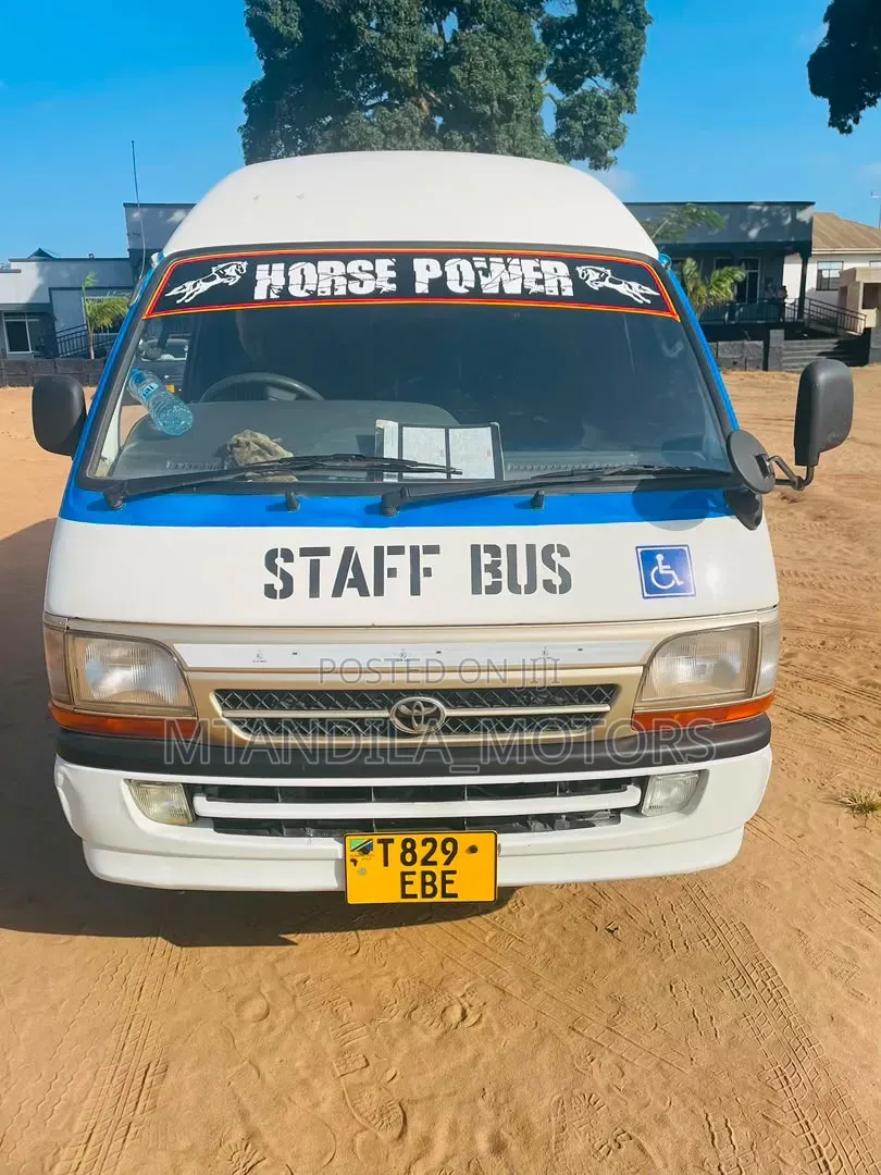 Toyota HiAce 2002 White