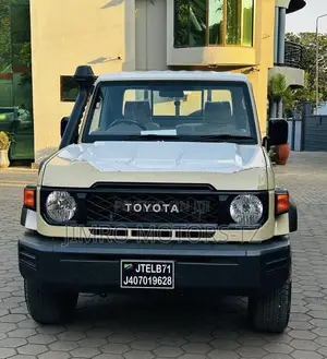 Toyota Land Cruiser 2025 Burgundy
