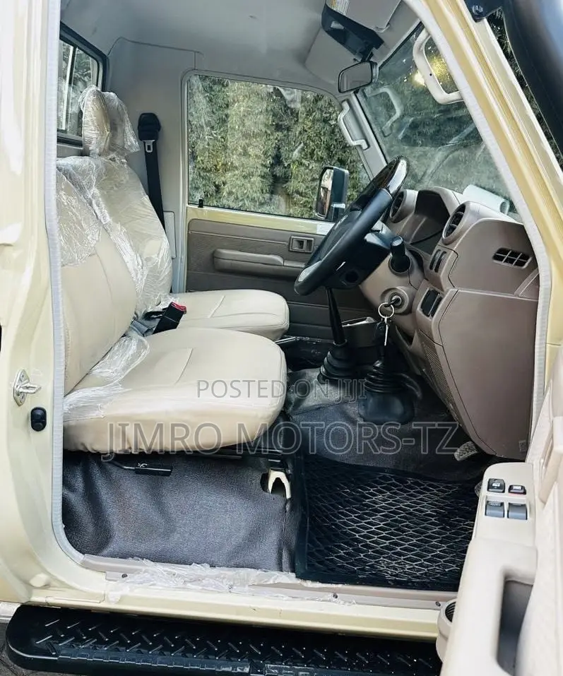 Toyota Land Cruiser 2025 Burgundy