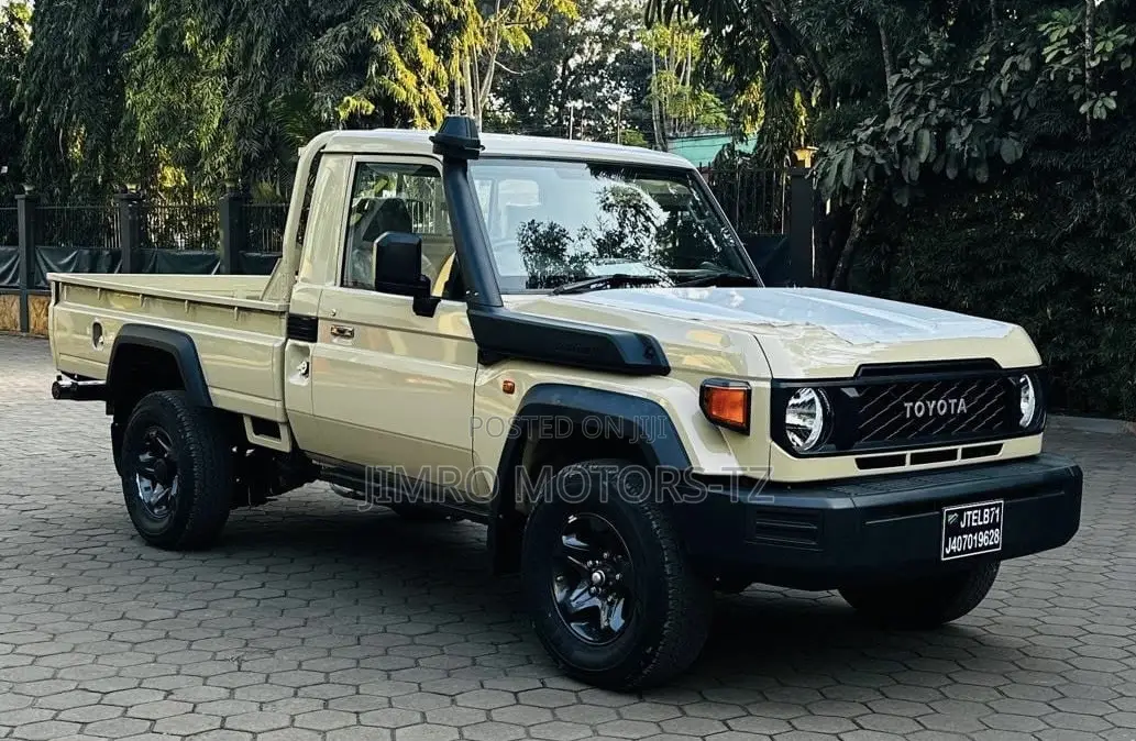 Toyota Land Cruiser 2025 Burgundy
