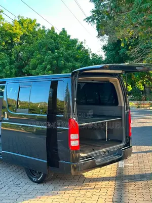 Toyota HiAce 2007 Black