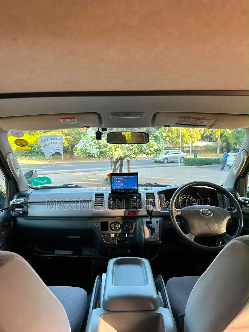 Toyota HiAce 2007 Black