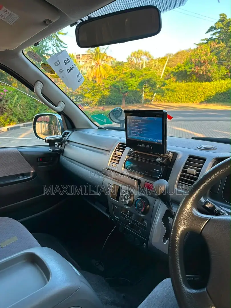 Toyota HiAce 2007 Black