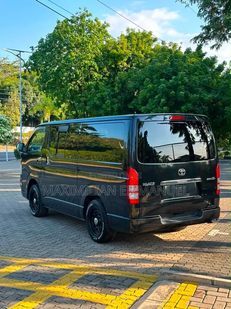Toyota HiAce 2007 Black