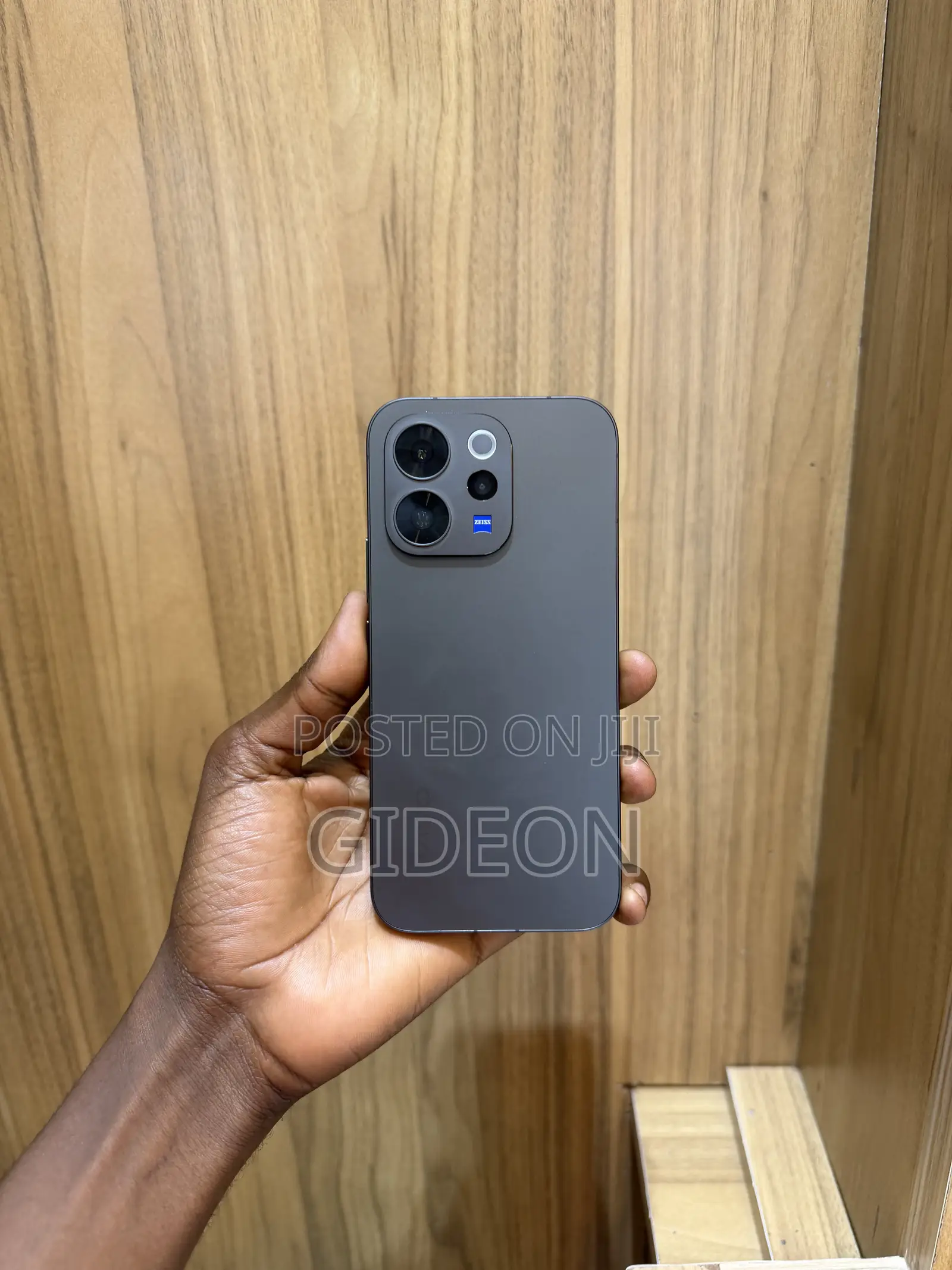 Vivo V70 256 GB Gray