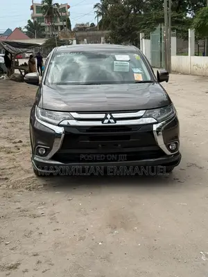 Mitsubishi Outlander 2016 Gray