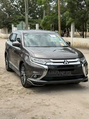 Mitsubishi Outlander 2016 Gray