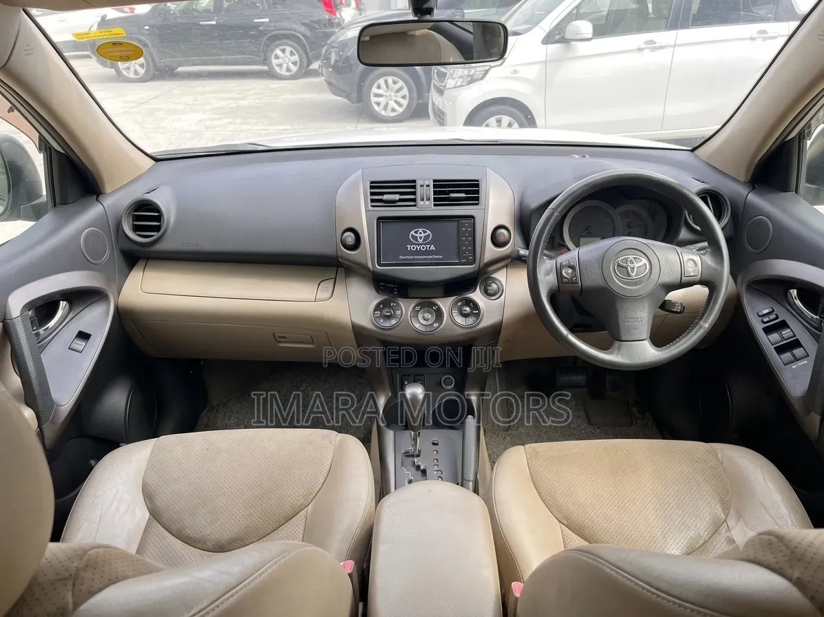 Toyota Vanguard 2009 White