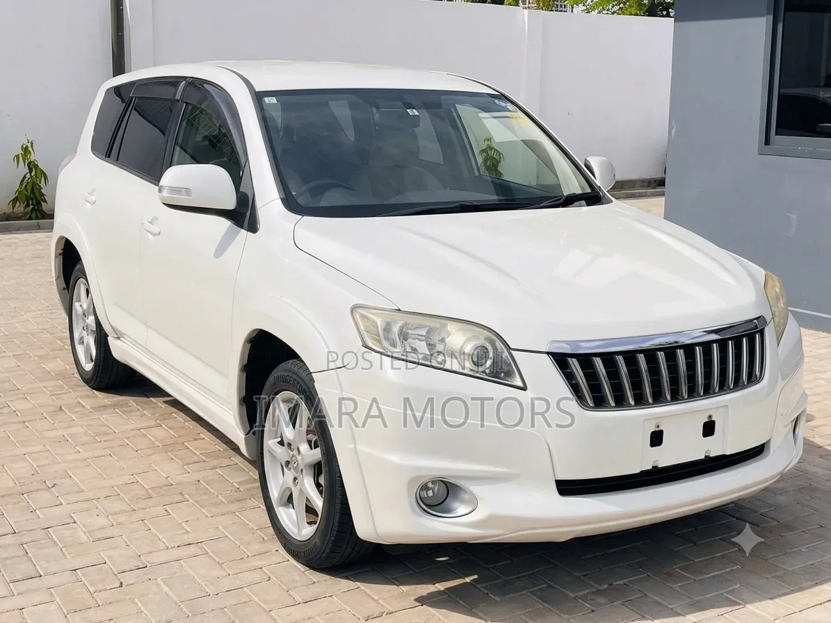 Toyota Vanguard 2009 White