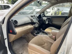 Toyota Vanguard 2009 White