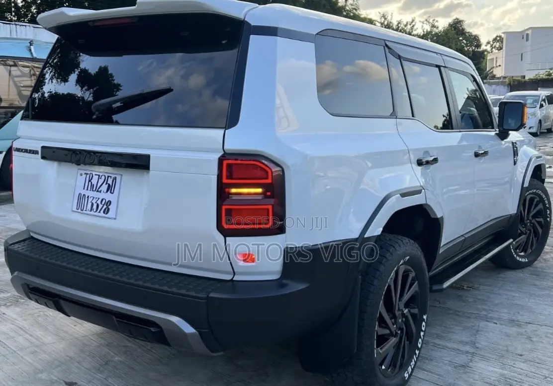 New Toyota Land Cruiser Prado 2025 Pearl