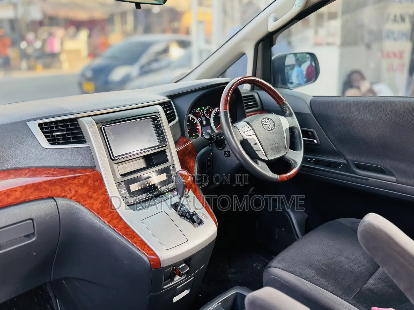 Toyota Vellfire V 2.4 4WD 7-Seater 2010 White