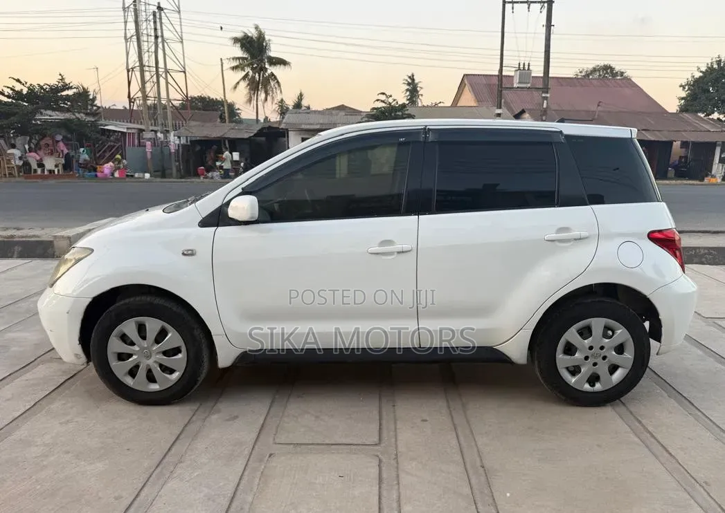 Toyota IST 2004 White