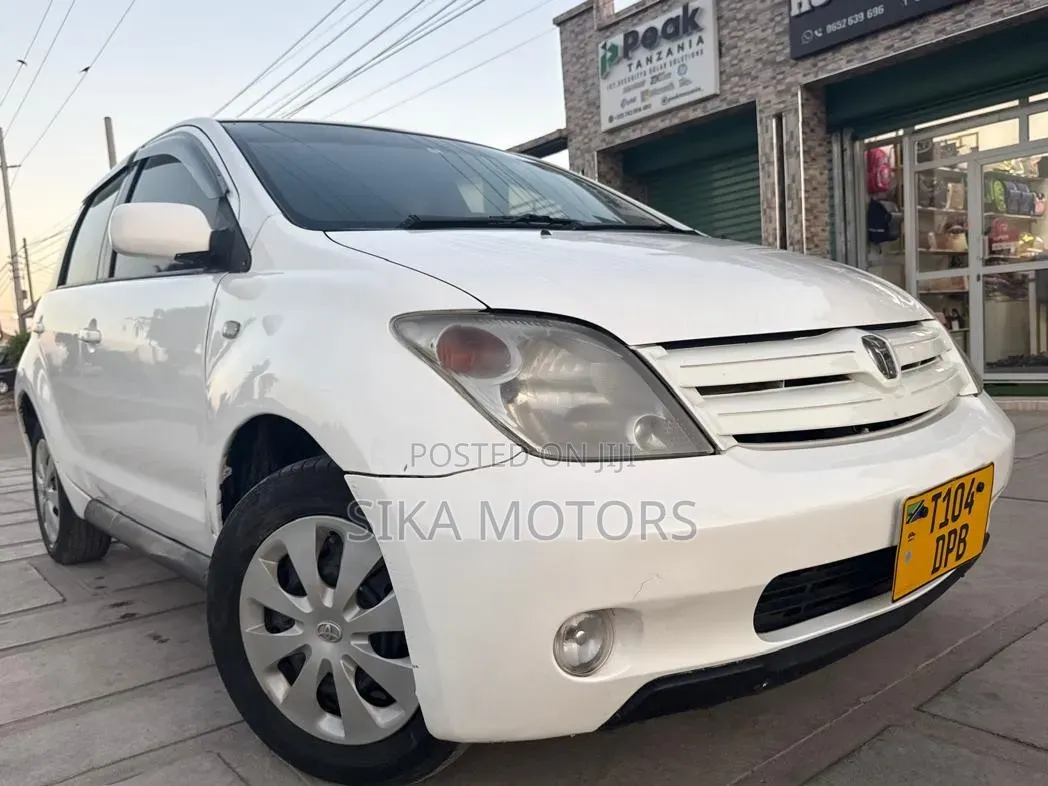 Toyota IST 2004 White