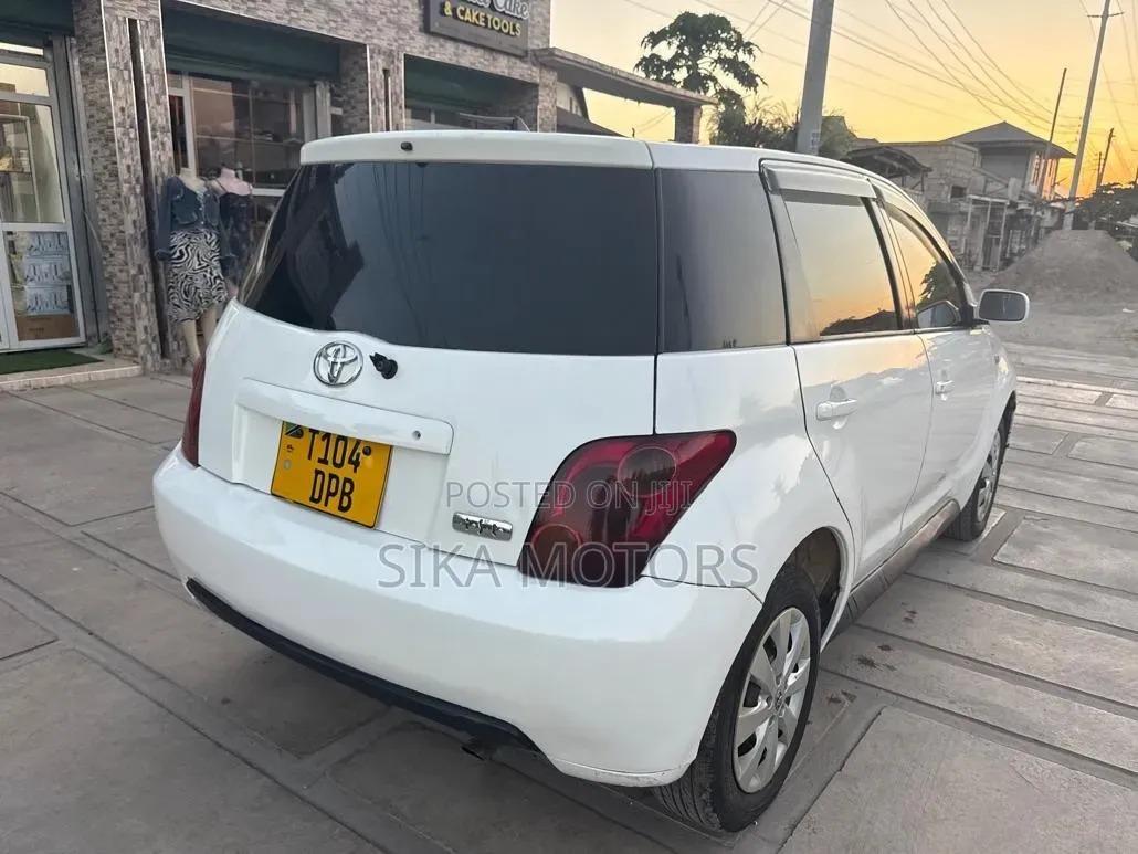Toyota IST 2004 White