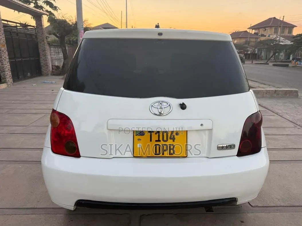 Toyota IST 2004 White