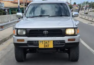 Toyota Hilux 1999 Silver