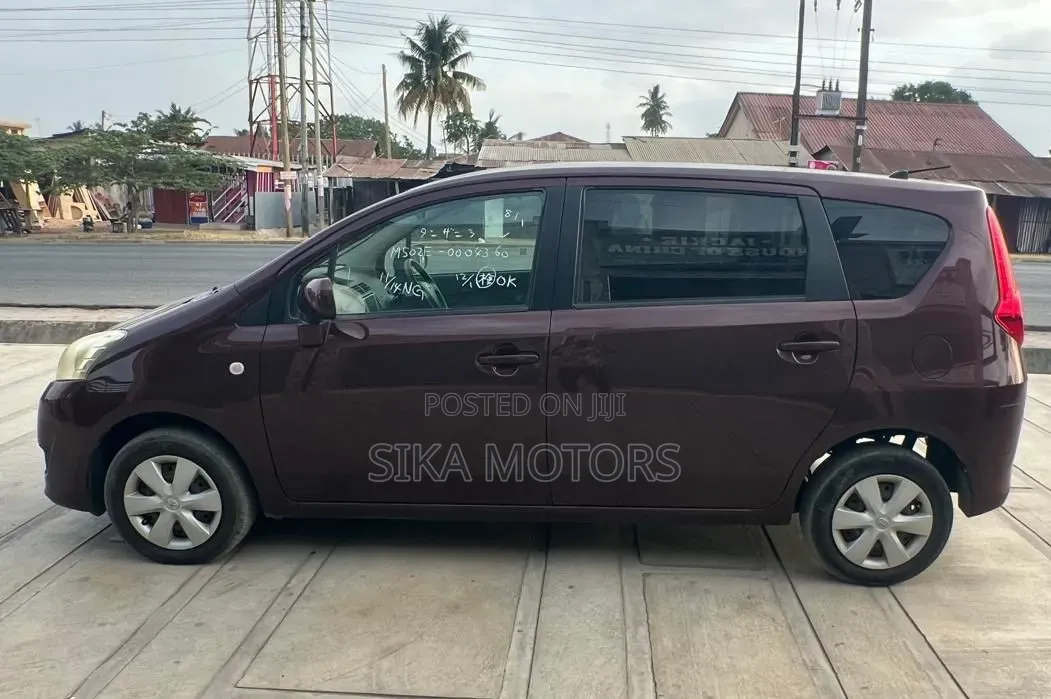 Toyota Passo Sette 2009 Burgundy