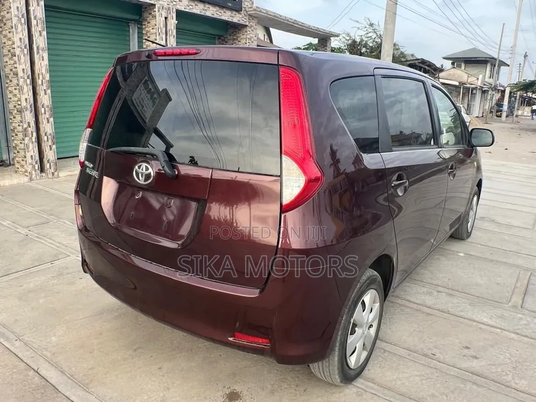 Toyota Passo Sette 2009 Burgundy