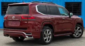 Toyota Land Cruiser 2023 Red