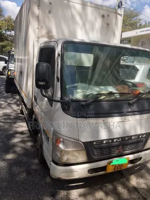 Mitsubishi Canter 2001 White
