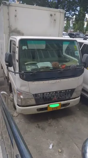 Mitsubishi Canter 2001 White