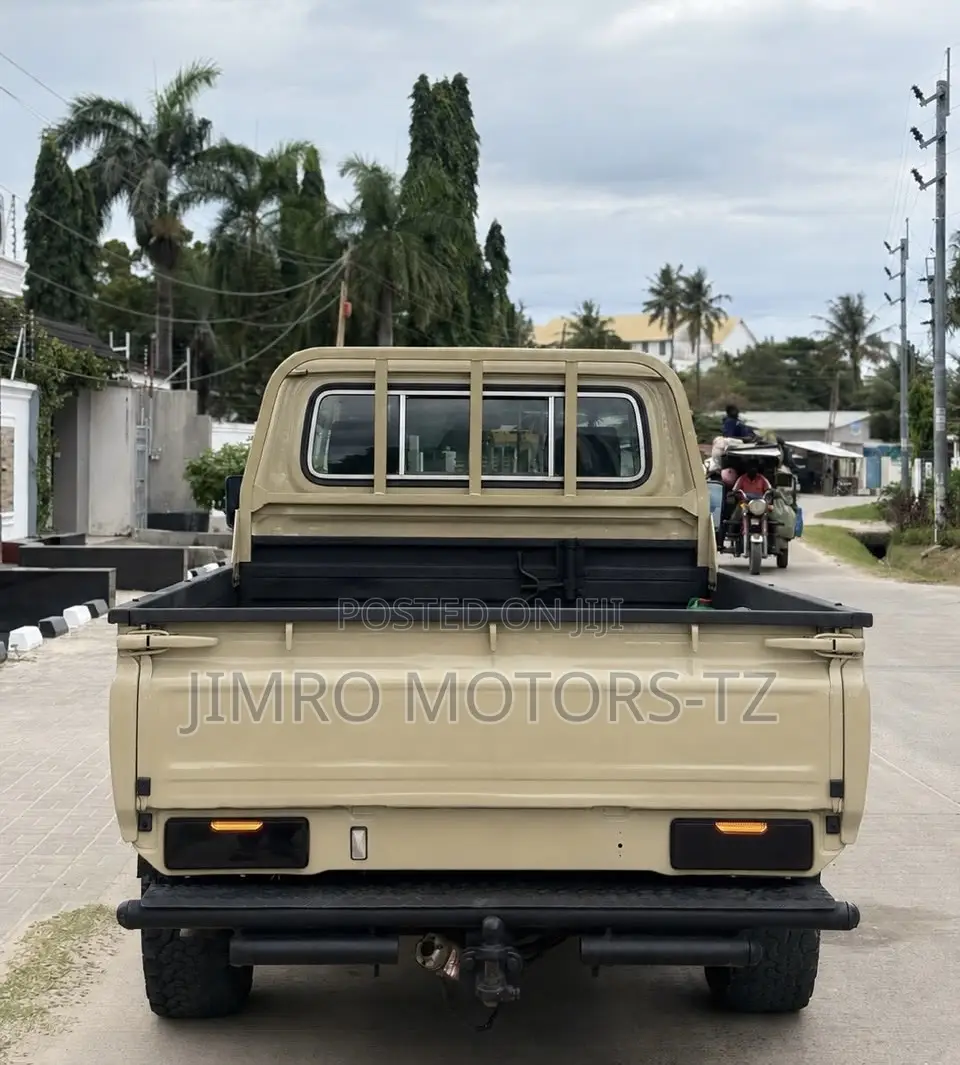 Toyota Land Cruiser 2014 Brown