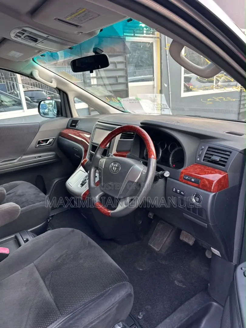 Toyota Vellfire 2009 Gray