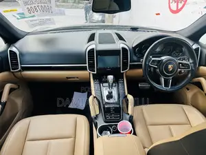Porsche Cayenne 2016 Black