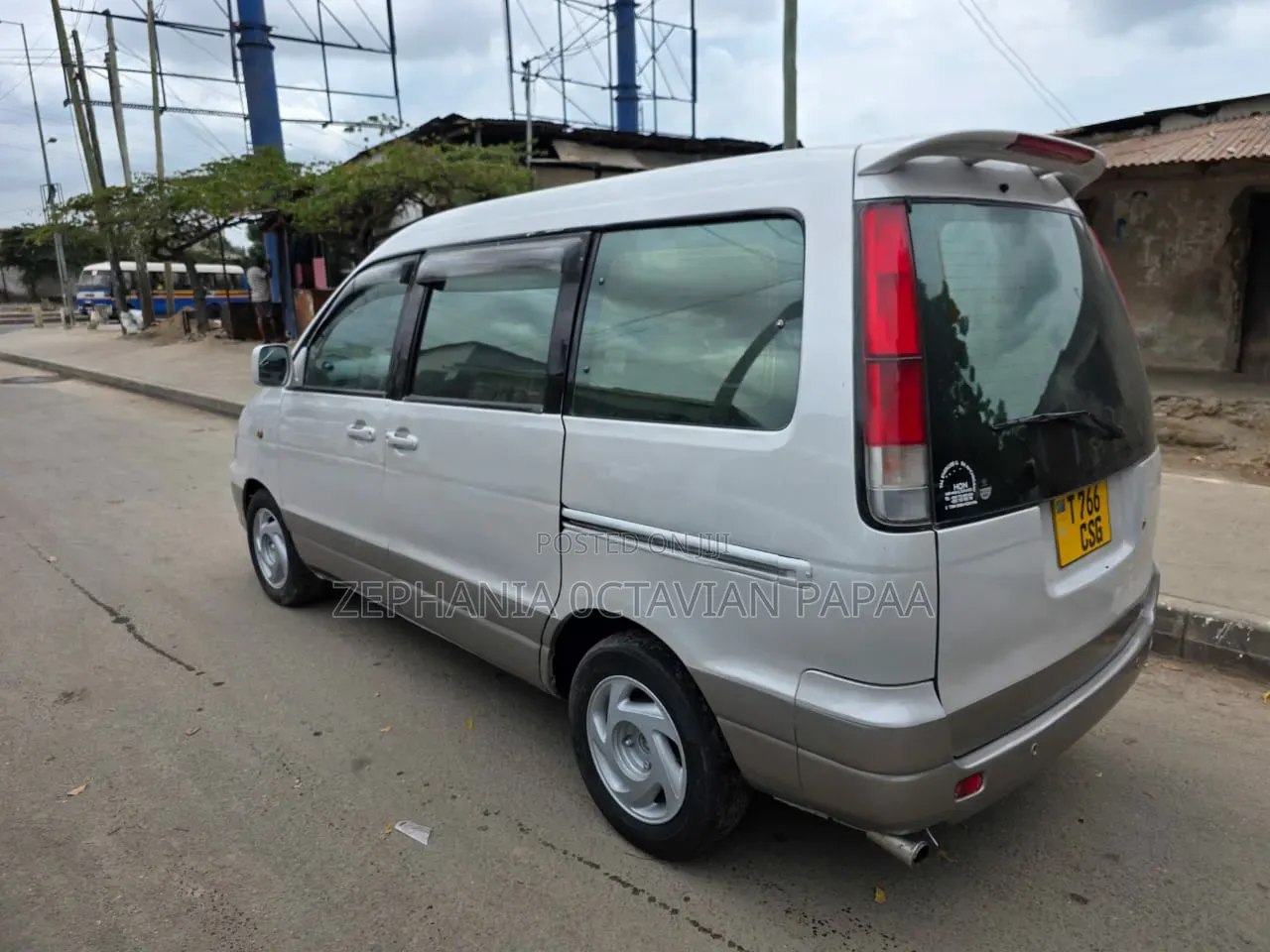 Toyota Noah 2001 White