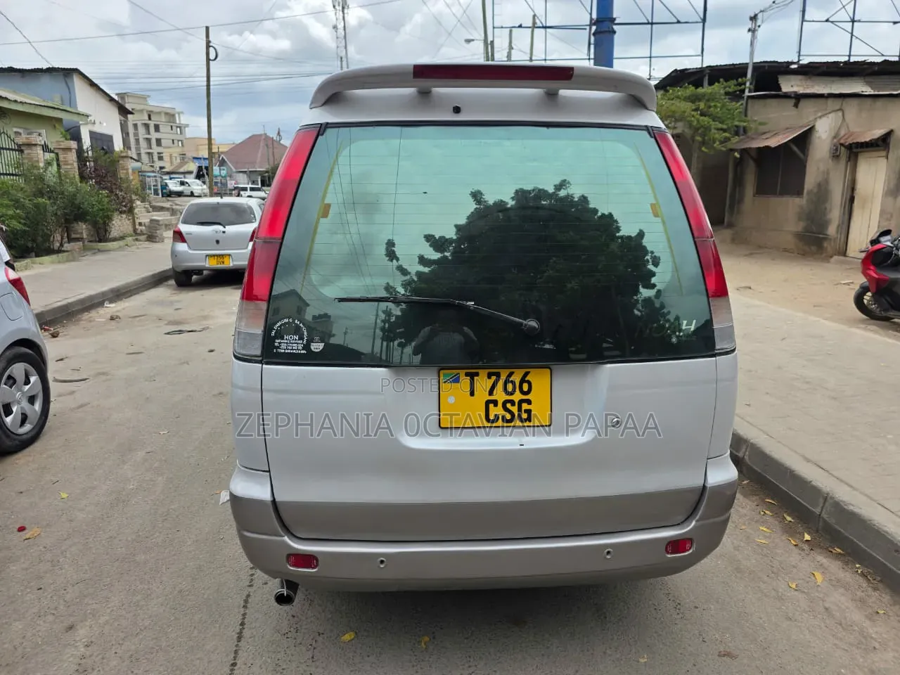 Toyota Noah 2001 White